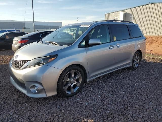 2015 Toyota Sienna Sport