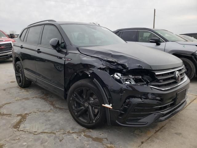 2023 Volkswagen Tiguan SE R-LINE Black