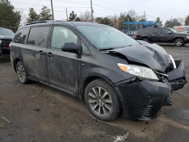 2018 Toyota Sienna LE