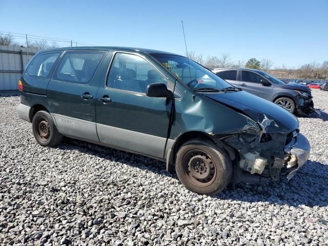 2000 Toyota Sienna CE