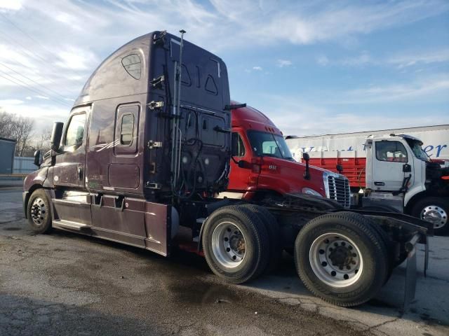 2019 Freightliner Cascadia 126