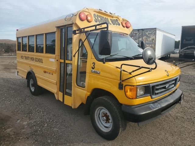 2006 Ford Econoline E350 Super Duty Cutaway Van