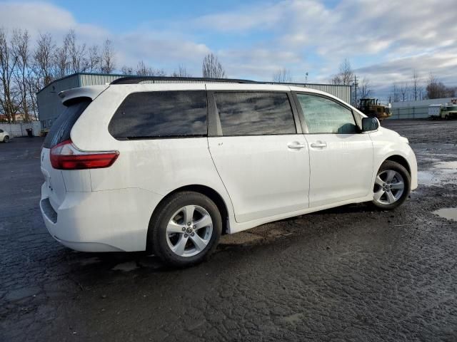 2020 Toyota Sienna LE