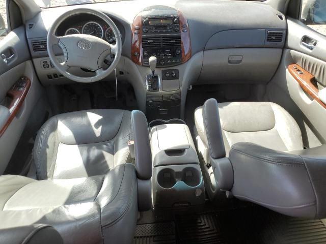 2004 Toyota Sienna XLE