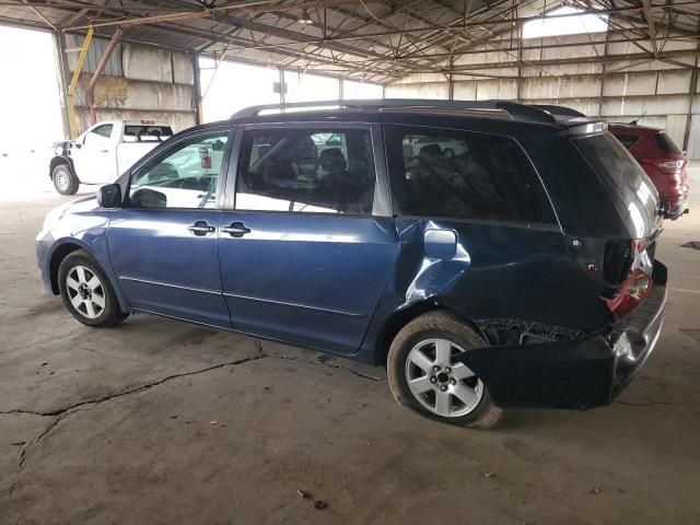 2005 Toyota Sienna CE