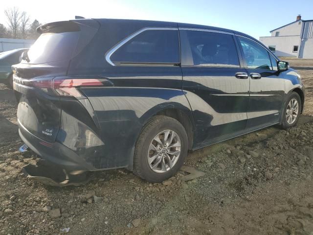 2021 Toyota Sienna XLE