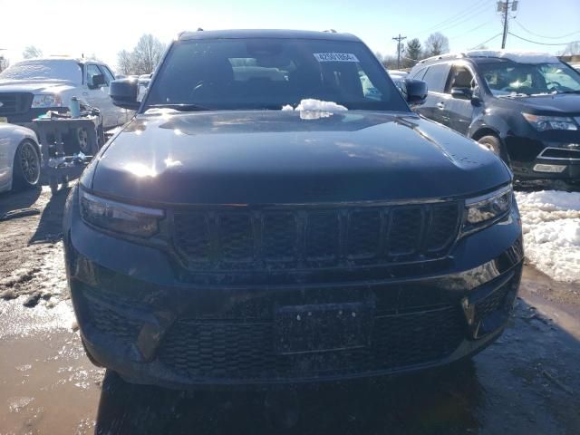 2023 Jeep Grand Cherokee Laredo