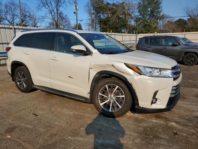 2017 Toyota Highlander SE