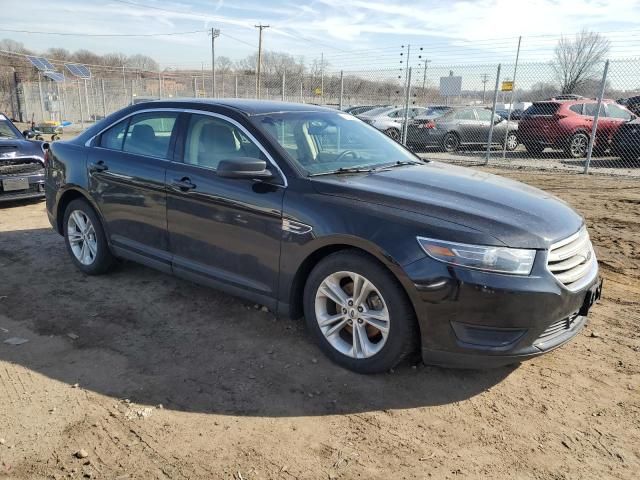 2016 Ford Taurus SE