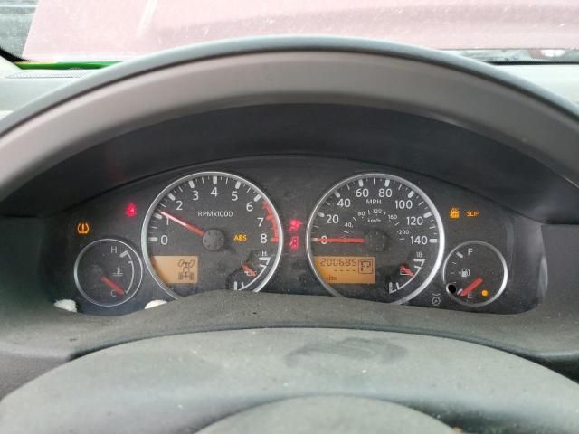 2005 Nissan Pathfinder LE