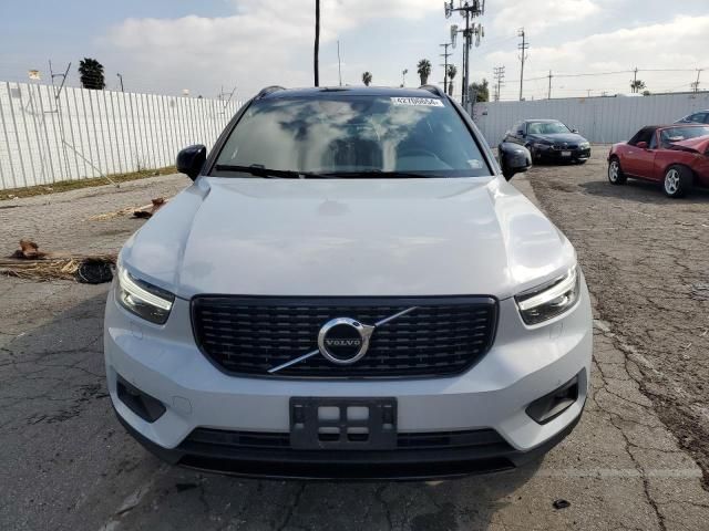 2022 Volvo XC40 T5 R-Design