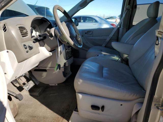 2005 Chrysler Town & Country Touring