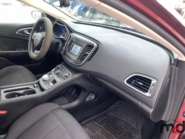 2015 Chrysler 200 LX