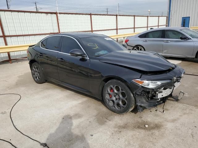 2017 Alfa Romeo Giulia Q4