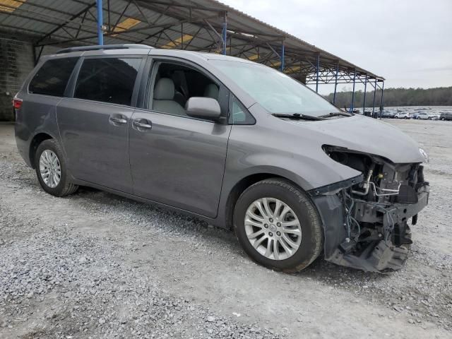 2017 Toyota Sienna XLE