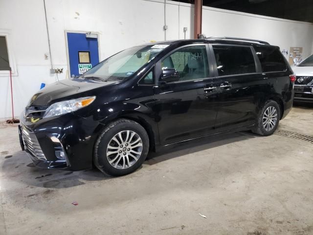 2020 Toyota Sienna XLE