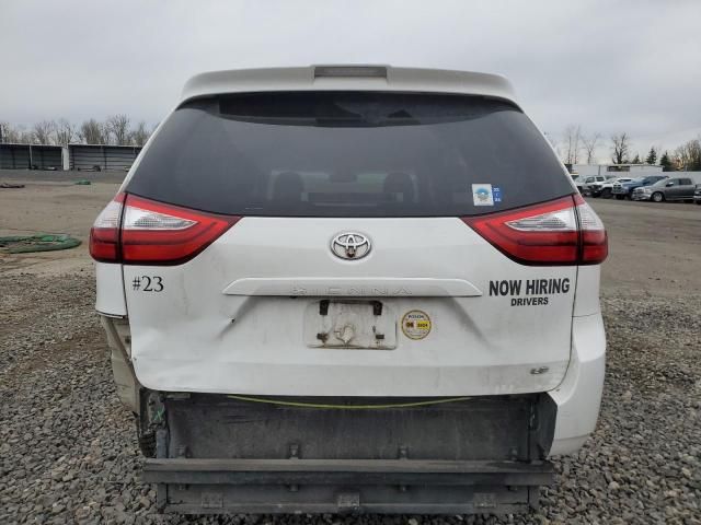 2018 Toyota Sienna LE