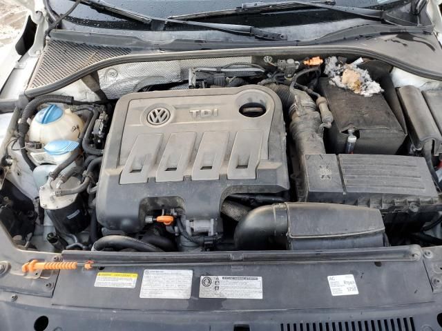 2013 Volkswagen Passat SEL