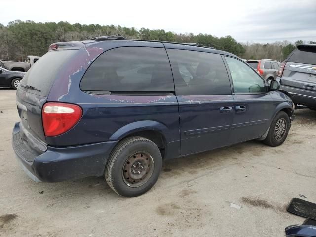 2006 Chrysler Town & Country LX