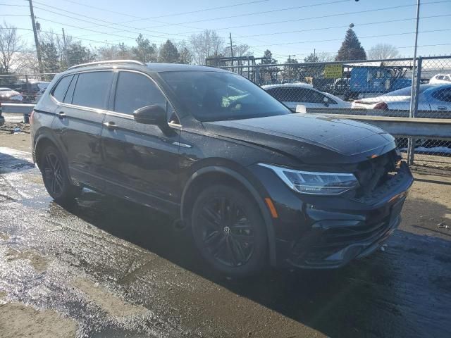 2022 Volkswagen Tiguan SE R-LINE Black