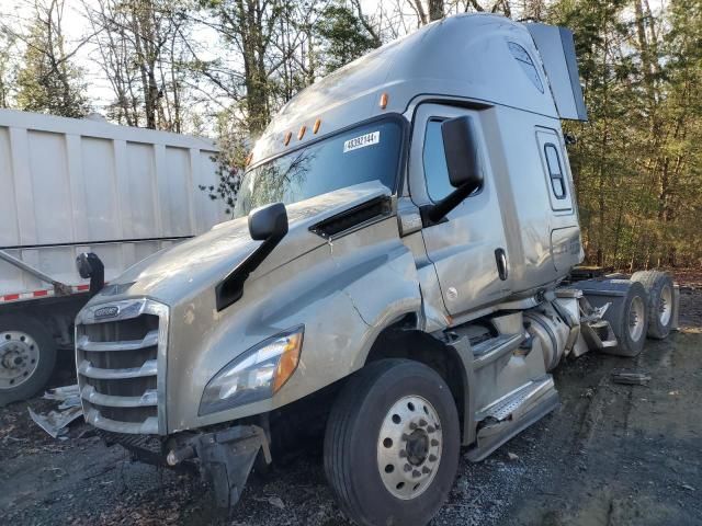 2020 Freightliner Cascadia 126