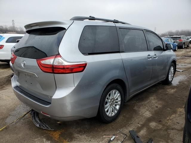 2016 Toyota Sienna XLE