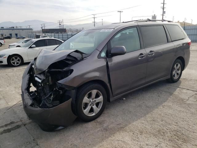 2019 Toyota Sienna LE