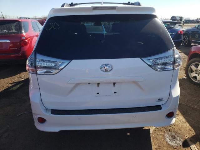 2019 Toyota Sienna SE