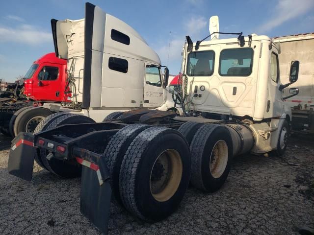 2018 Freightliner Cascadia 126