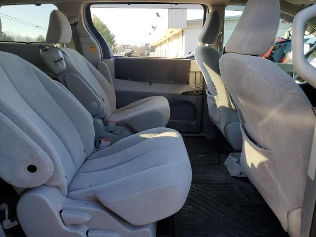 2013 Toyota Sienna LE