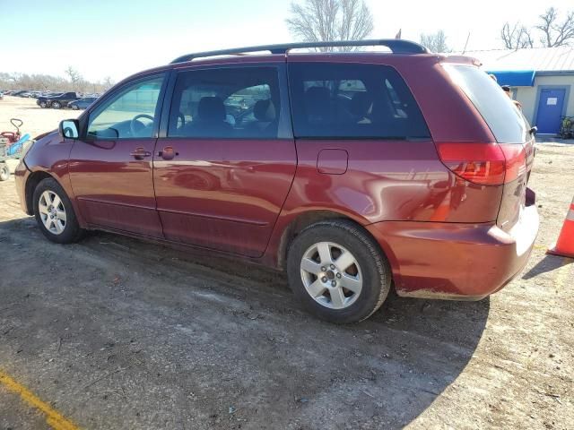 2004 Toyota Sienna CE