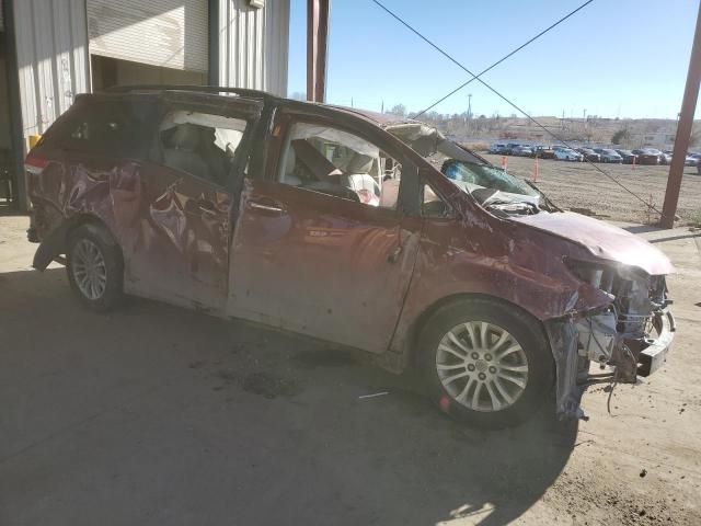 2014 Toyota Sienna XLE