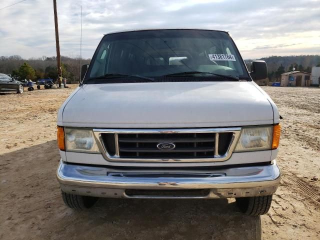 2004 Ford Econoline E350 Super Duty Wagon