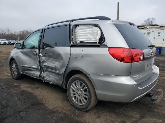 2010 Toyota Sienna XLE