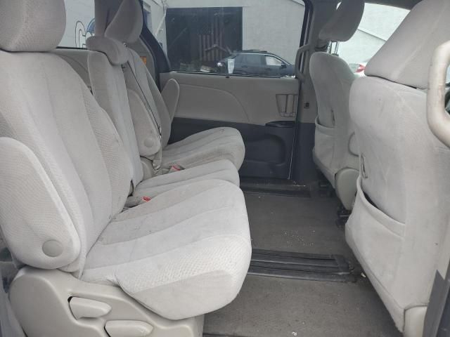 2011 Toyota Sienna LE