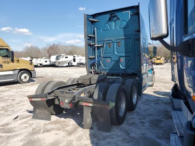 2015 Freightliner Cascadia 125