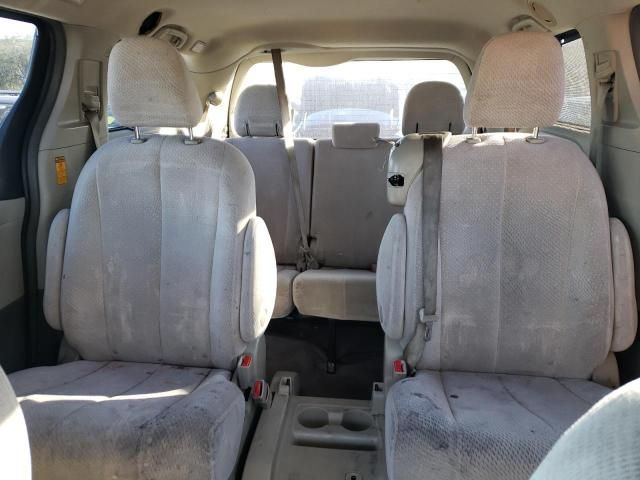 2013 Toyota Sienna LE