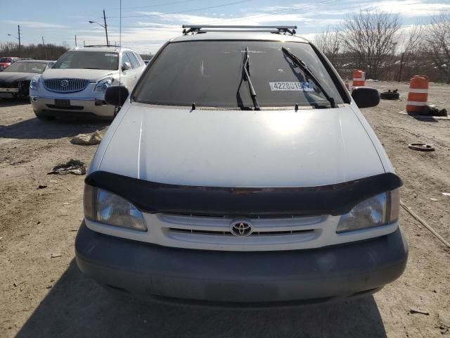 2000 Toyota Sienna CE