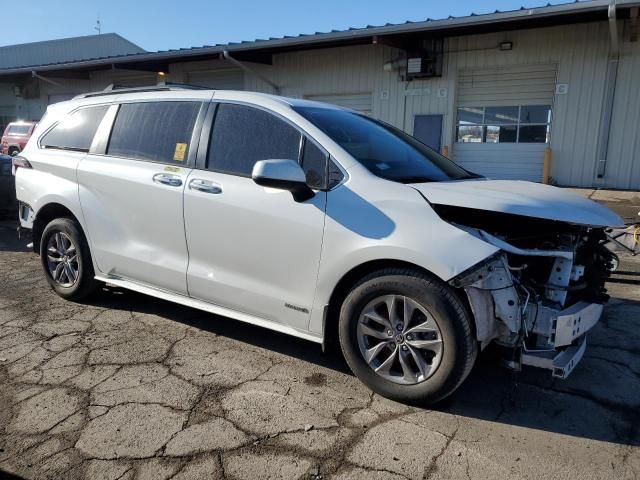 2021 Toyota Sienna XLE