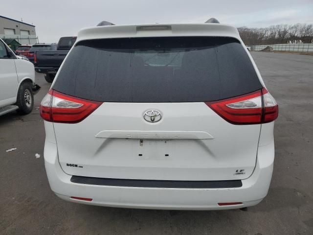 2017 Toyota Sienna LE