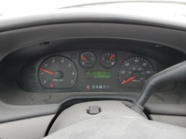 2005 Ford Taurus SE