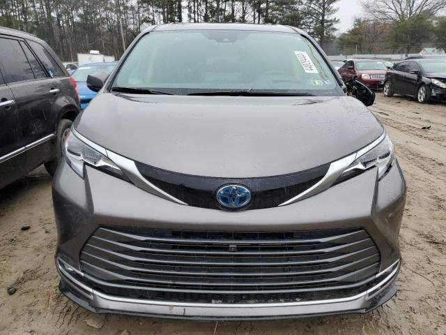 2022 Toyota Sienna Limited