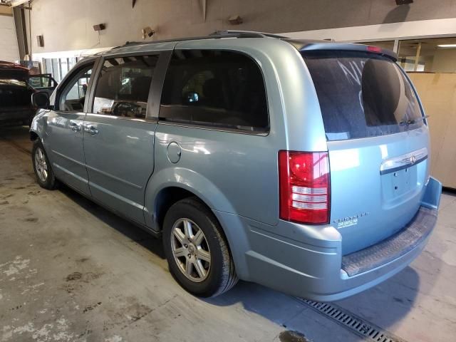 2010 Chrysler Town & Country LX