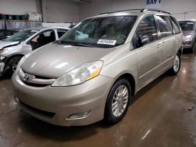 2010 Toyota Sienna XLE