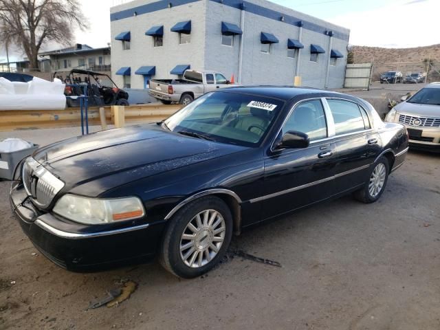 2004 Lincoln Town Car Executive