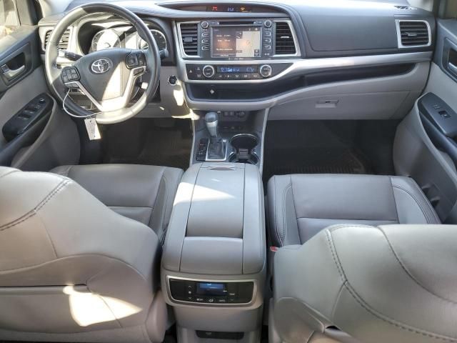 2017 Toyota Highlander SE