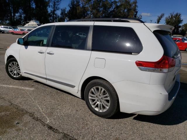 2013 Toyota Sienna XLE