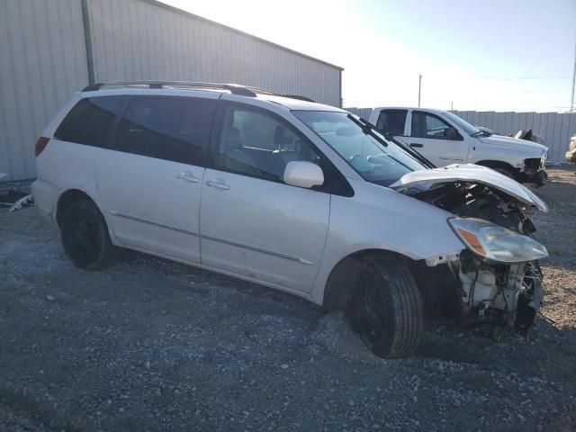 2004 Toyota Sienna XLE