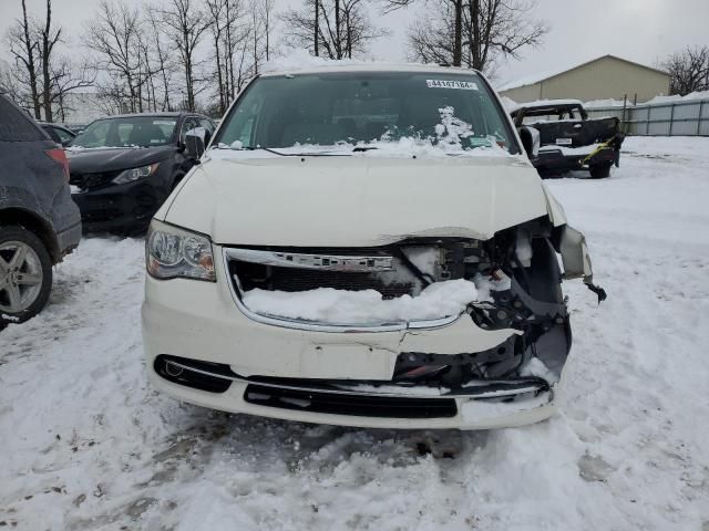 2013 Chrysler Town & Country Touring L