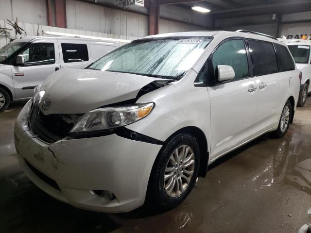 2015 Toyota Sienna XLE